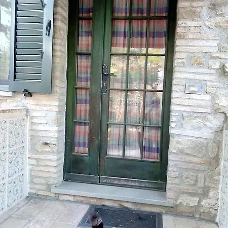 La Casa Nel Bosco Bed & Breakfast *