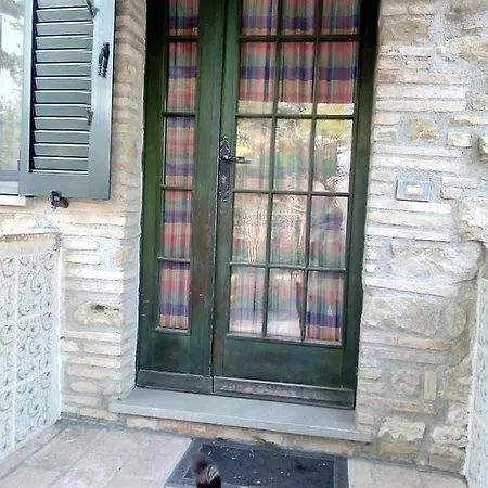 La Casa Nel Bosco Bed & Breakfast *